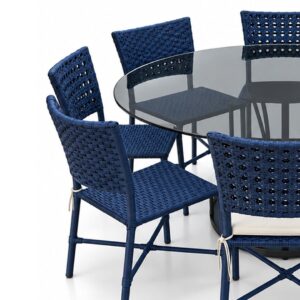 Mesa de Jantar Milão para área externa com estrutura resistente e acabamento elegante