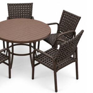 Mesa de Jantar Capri para área externa com estrutura resistente e acabamento elegante